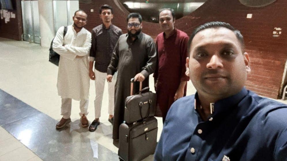 রাজধানীতে  কম দামে পাঞ্জাবি বিক্রি :  সিন্ডিকেটের চাপ, হুমকি ও দোকান বন্ধ